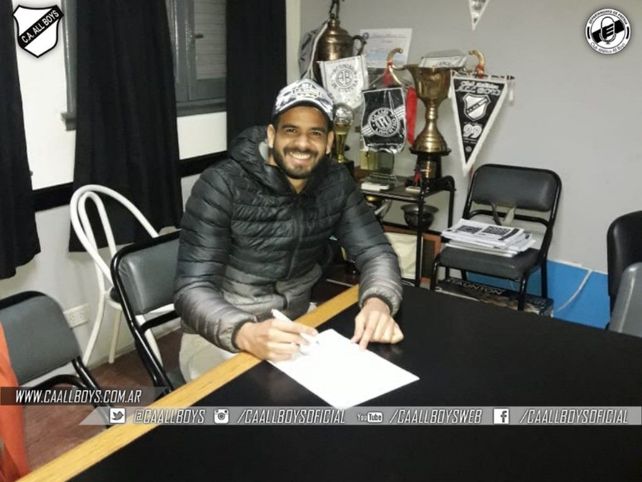El entrerriano firmó el contrato con el Albo&nbsp;