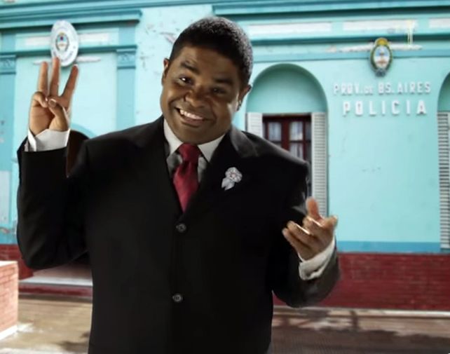 Obaca se anuncia como el primer presidente negro.