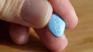 Dos chicas de 14 le pusieron viagra en la gaseosa a un compañero
