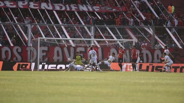 El gol de Lomónaco para Independiente