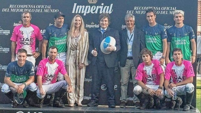 El presidente Milei junto a Adolfo Cambiasso en el Campo Argentino de Polo.