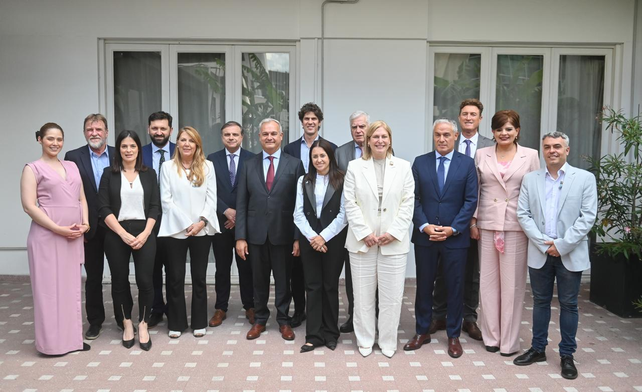 Gisela Scaglia junto al resto de los integrantes del bloque que preside, Provincias Unidas 