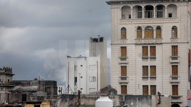 Rige un alerta meteorológico por tormentas y lluvias intensas que abarca a la provincia