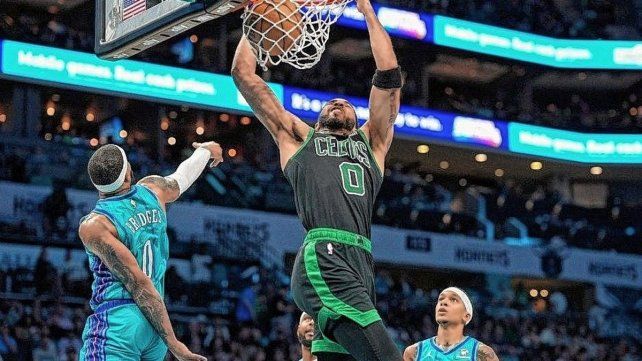 Boston Celtics superó a los Hornets con una estupenda tarea de Jayson Tatum.