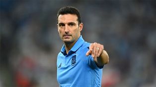 Scaloni oficializará la lista de los 26 y tres se bajan del avión hacia Atlanta