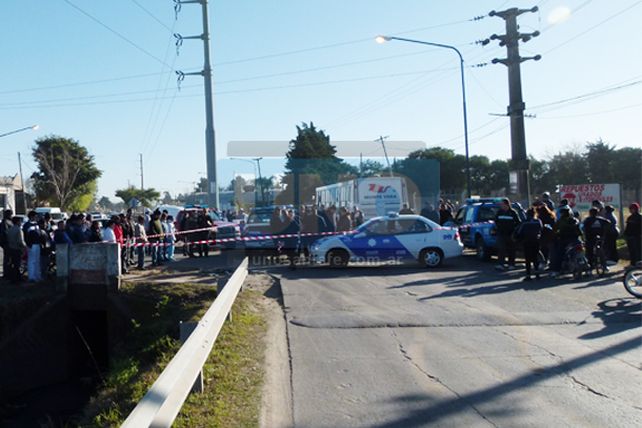Murieron dos motociclistas en un accidente en Aristóbulo del Valle