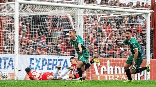 Instituto fue más pero Banfield lo amargó en el final.