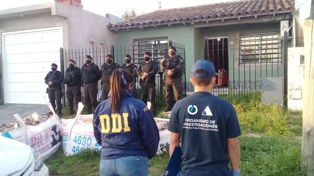 Uno de los allanamientos se realizó en la localidad bonaerense de Castelar