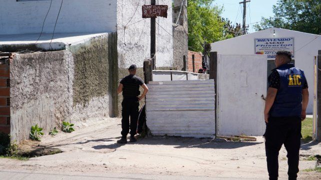 La banda del Peruano asoma tras un crimen ordenado por videollamada en villa La Bombacha