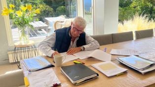El ministro de Justicia, Cúneo Libarona, publicó una foto en redes sociales en alusión al proyecto de ley de minoridad.