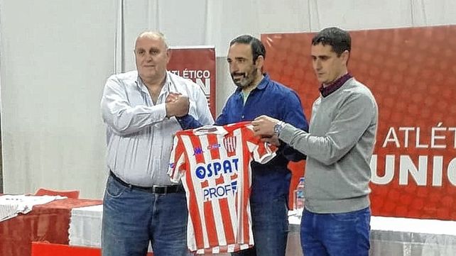 Azconzábal se convirtió en el tercer técnico de Unión que Luis Spahn decidió despedir.