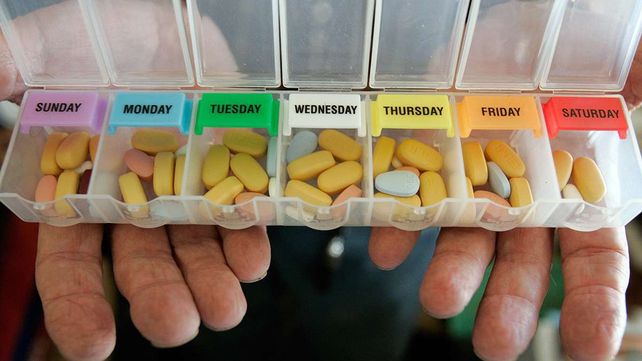 Rutina diaria. Los pacientes con VIH/sida deben ingerir todos los días una cantidad de pastillas.&nbsp;