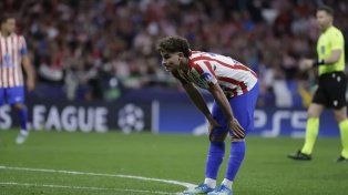Julián Álvarez: silbidos, abucheos y una retirada polémica ante los hinchas del Atlético