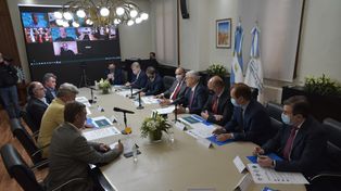 El ministro Julián Domínguez se reunió el martes con gobernadores, entidades agropecuarias y la mesa de enlace