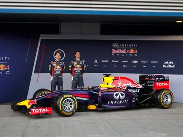 Red Bull presentó el RB10 con motor Renault