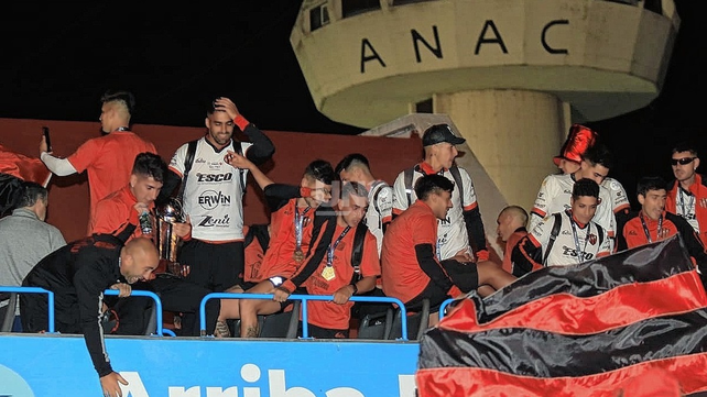 Así fue recibido el campeón Patronato en Paraná