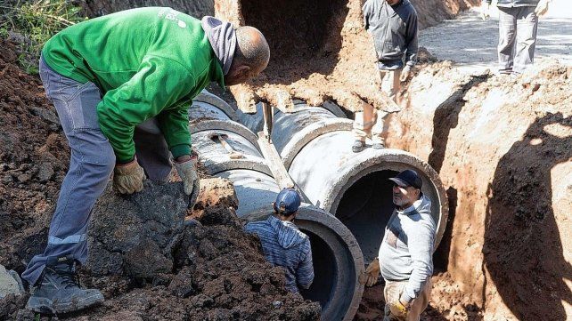 Obras de drenaje en Paraná para reducir anegamientos ante posibles contingencias climáticas.