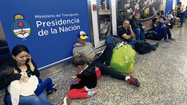 Aeroparque. Las asambleas provocaron la cancelación de 200 vuelos.