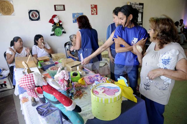Diversidad. En el evento hubo desde muebles y muñecas hasta comida y souvenirs para las fiestas infantiles.