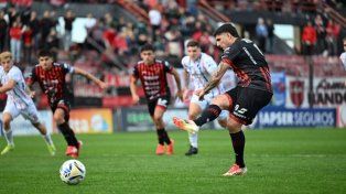 El penal de Federico Castro que le dio la victoria a Patronato.