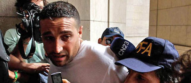 Complicado. El barrabrava xeneize ayer en el Palacio de Tribunales porteño.
