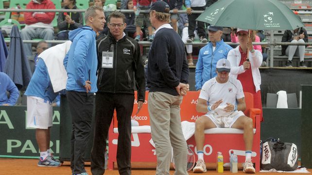 El partido entre Charly Berlocq y el italiano Lorenzi se interrumpió por la lluvia