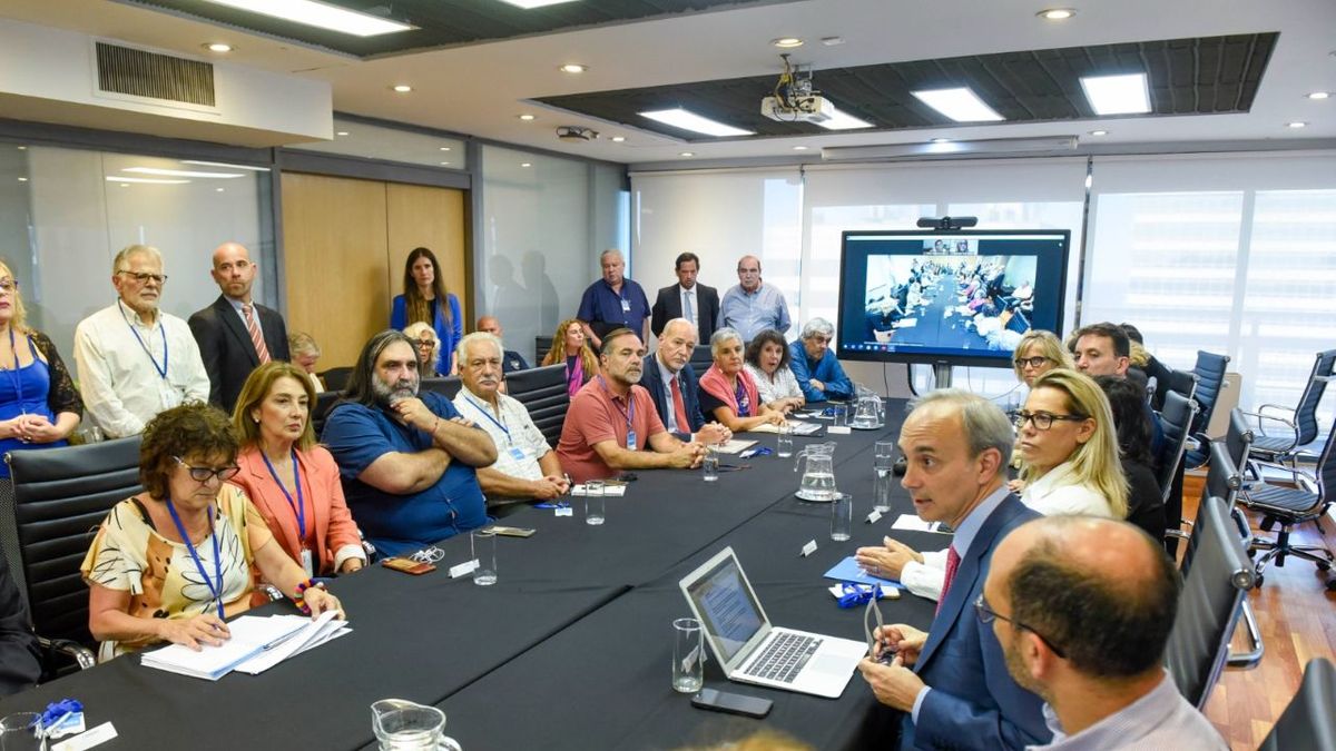 Cuarto intermedio entre el gobierno nacional y los gremios docentes por ...