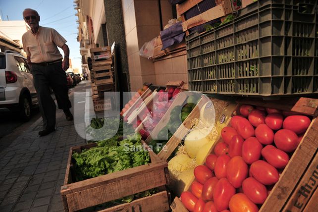 Las frutas y verduras no bajan de los 10 pesos el kilo