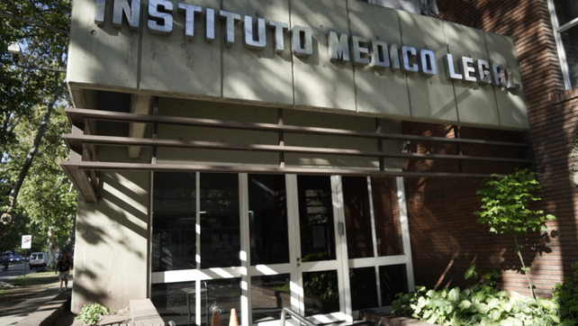 El cuerpo fue trasladado desde el centro hasta el Instituto Médico Legal.