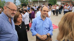 Corral: Esta obra de pavimento es un compromiso con las escuelas y la educación