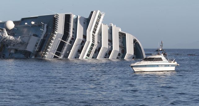 El capit&aacute;n del Costa Concordia acus&oacute; a la compa&ntilde;&iacute;a de haber ordenado la maniobra