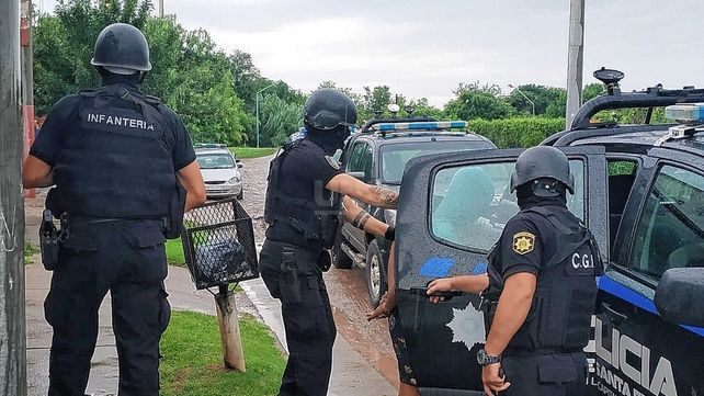 Detenidos en flagrancia cuando cometían un asalto