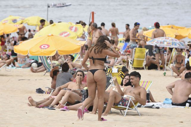 El balneario La Florida vive su mejor temporada en años. Allí las rosarinas no se animan aún a la práctica del topless, a pesar de que no está prohibida.