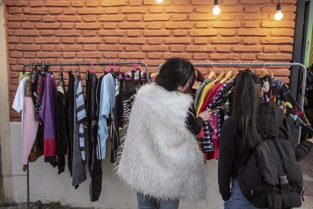 La estabilidad de los precios y las promociones agresivas atenuaron los índices en la baja del consumo minorista.