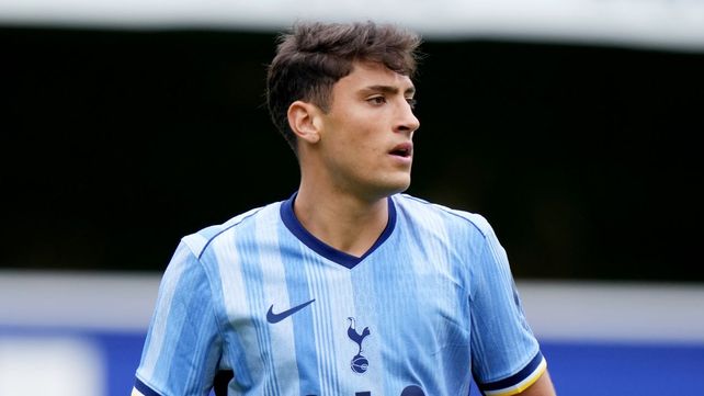 Alejo Veliz llegó a Central y el Tottenham le deseó suerte.&nbsp;