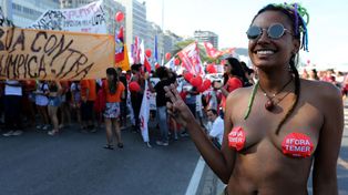 Por las protestas en Brasil, se desvió el recorrido de la antorcha olímpica