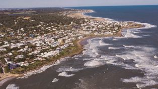 Maldonado es una de las zonas más dinámicas de Uruguay, con playas de renombre, una oferta cultural en crecimiento y servicios turísticos en constante expansión.