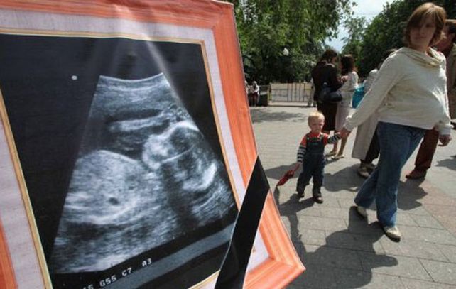 Una marcha contra el aborto en el centro de Moscú. Rusia tiene 1