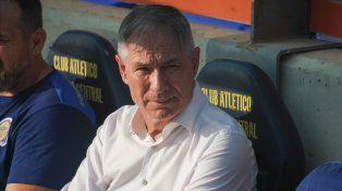 El entrenador de Central, Ariel Holan, confirmará los once recién una hora antes del partido.