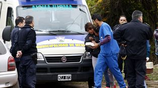 Un matrimonio y seis chicos murieron en un incendio y detuvieron a la ex pareja