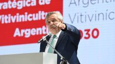 El presidente Alberto Fernández hizo breves declaraciones a la prensa de Mendoza sobre la situación en Formosa. El presidente Alberto Fernández hizo breves declaraciones a la prensa de Mendoza sobre la situación en Formosa.