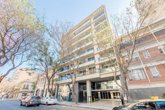El nuevo edificio que comercializaron sobre calle Jujuy casi esquina Presidente Roca. 