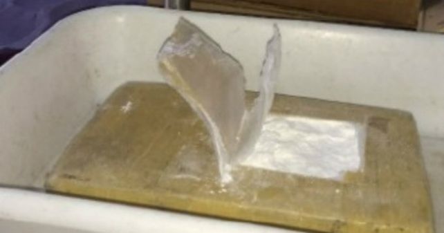 Detienen a dos mujeres que utilizaban de pantalla un local de comidas para vender droga