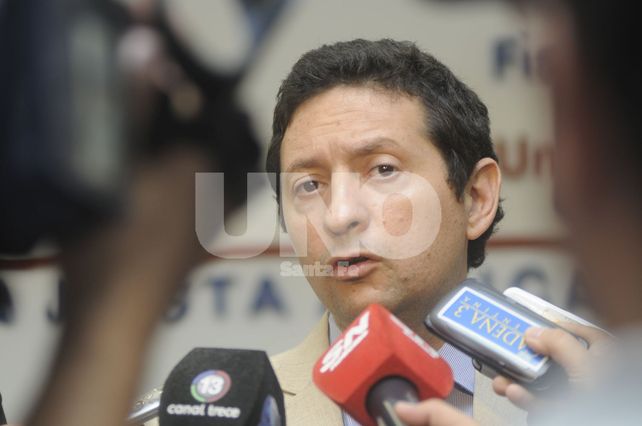 El fiscal. Estanislao Giavedoni fue quien dio una conferencia de prensa esta mañana.&nbsp;