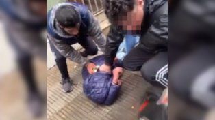 Verduleros y vecinos redujeron a un ladrón que robó en una panadería