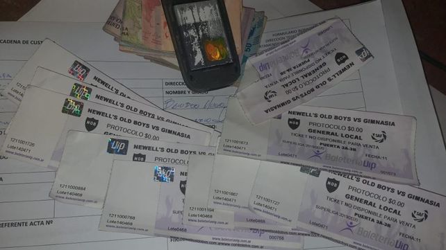 Al sujeto detenido le secuestraron once entradas