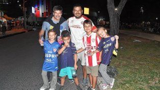 El hincha de Unión le puso calor y color al lluvioso sábado santafesino