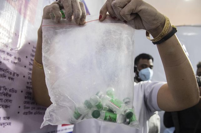 Los docentes santafesinos van ser inmunizados con la vacuna producida en la India.&nbsp;