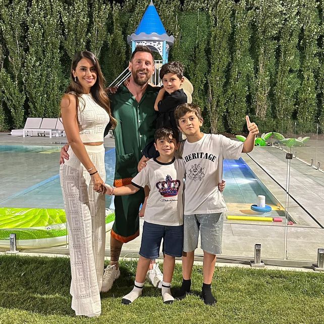 Se agotó la camisa que usó Messi en Rosario para el Año Nuevo
