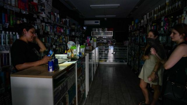 Los cortes de luz dejaron varios negocios a oscuras.